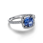 193550C01-54 - Pierścionek z niebieskim kwadratowym kamieniem w lśniącej obwódce 193550C01-54