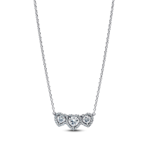 394412C01-45 - Krótki naszyjnik z trzema sercami w lśniącej obwódce-394412C01-45