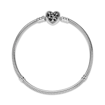 598827C01-17 - Bransoleta Pandora Moments z zapięciem w kształcie serca z drzewem rodzinnym