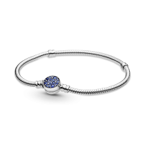 599288C01-19 - Bransoletka wężykowa Pandora Moments z okrągłym zapięciem wysadzanym błękitnymi kamieniami 599288C01-19