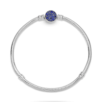 599288C01-19 - Bransoletka wężykowa Pandora Moments z okrągłym zapięciem wysadzanym błękitnymi kamieniami 599288C01-19