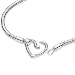 599539C00-17 - Bransoletka typu wężykowego Pandora Moments z zapięciem w kształcie serca 599539C00-17